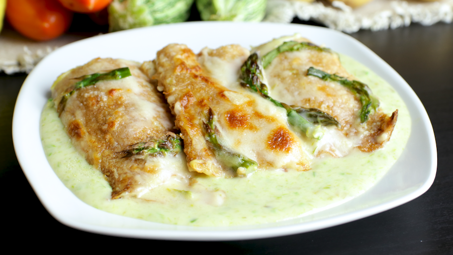 Crepe alla crema di asparagi con Bella Lodi Grattugiato