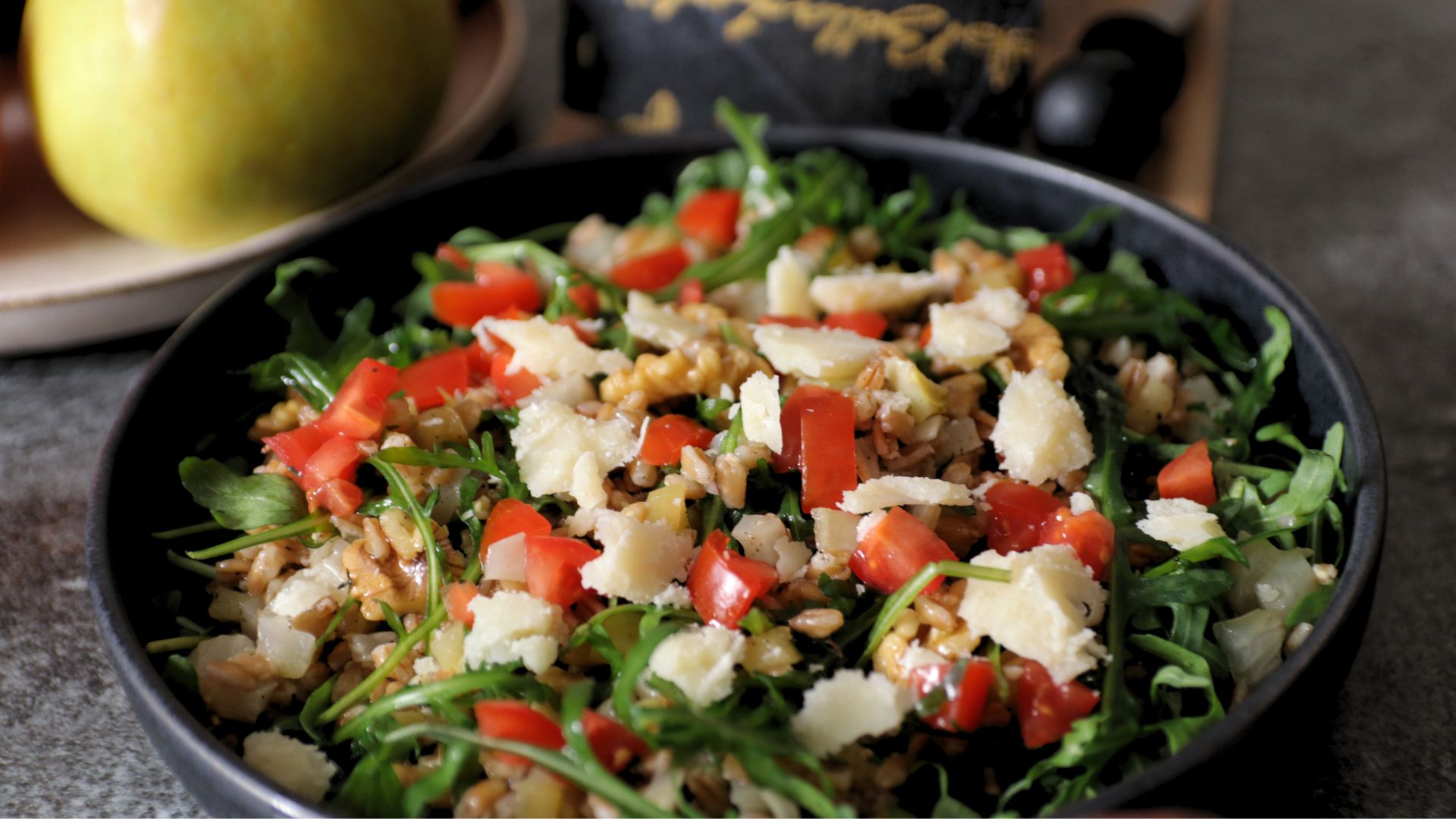 Insalata di farro con finocchio, mela arrostita e Bella Lodi