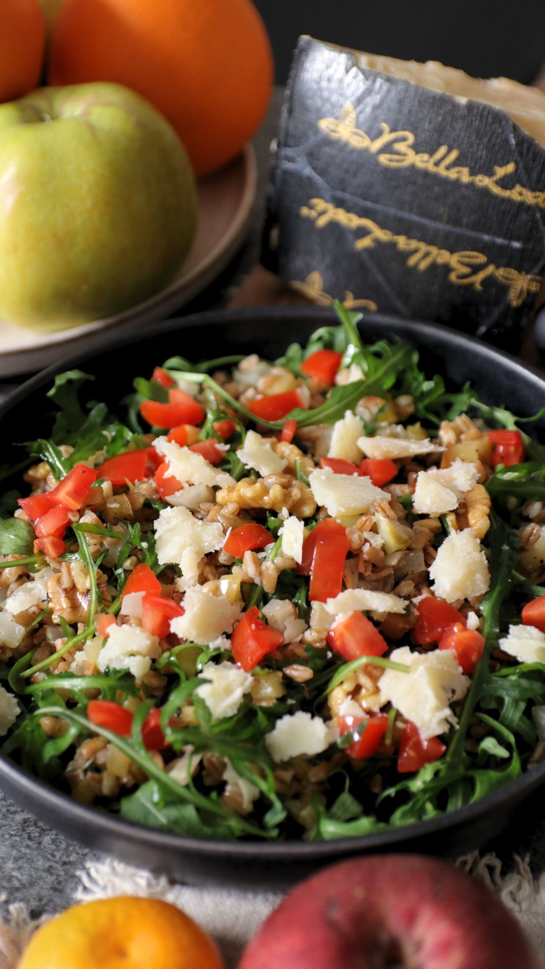 Insalata di farro con finocchio, mela arrostita e Bella Lodi