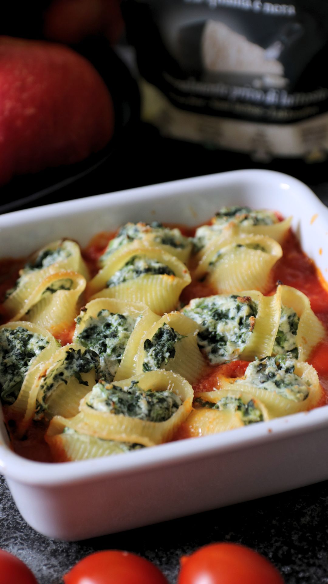 Lumache rigate ripiene ricotta e spinaci con Bella Lodi