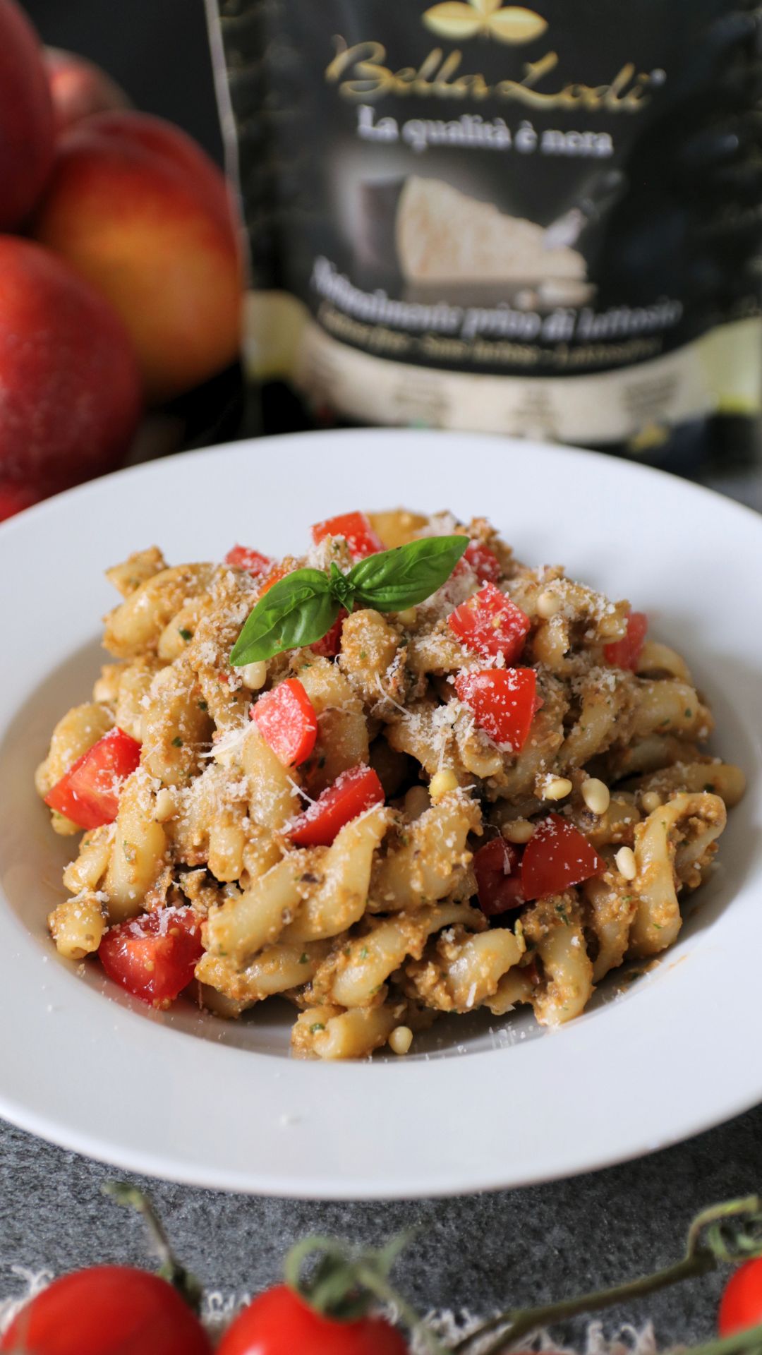 Fusilloni con crema di melanzane al Bella Lodi